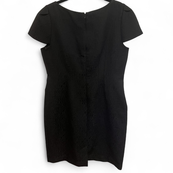 Tahari cap sleeve textured black dress with back slit size 14 - Picture 2 of 16
